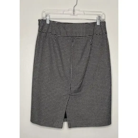 ANN TAYLOR Black and White Check Skirt Two Statement Buttons in the Front Size 8 - Picture 7 of 9